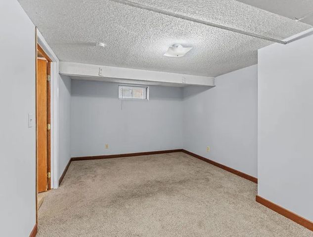 4255 Thomas Avenue N, Minneapolis, MN 55412