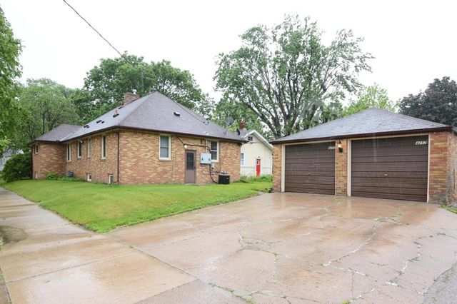 4255 Thomas Avenue N, Minneapolis, MN 55412