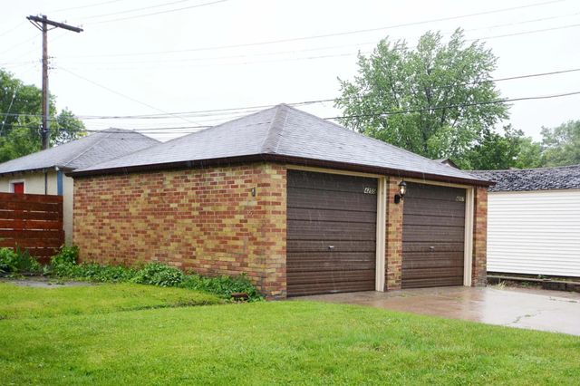 4255 Thomas Avenue N, Minneapolis, MN 55412