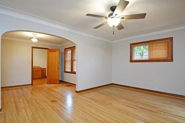 4255 Thomas Avenue N, Minneapolis, MN 55412
