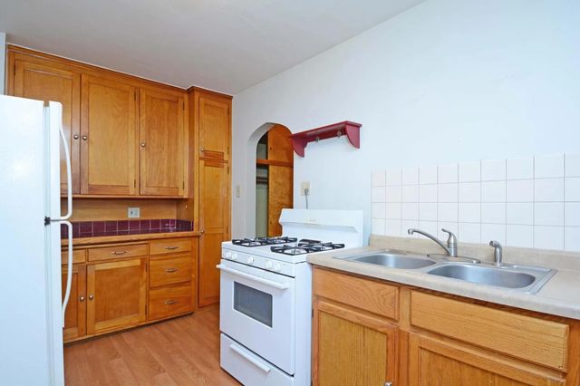 4255 Thomas Avenue N, Minneapolis, MN 55412