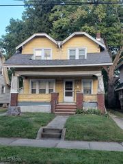 551 Oxford Avenue, Akron, OH 44310