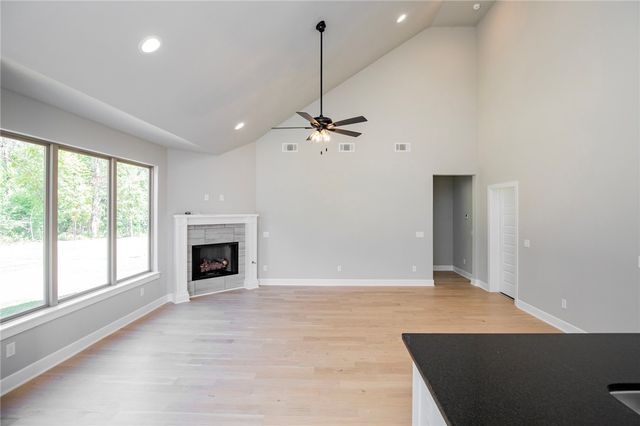 1 Nairn Lane, Bella Vista, AR 72715