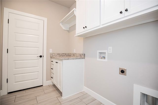 1 Nairn Lane, Bella Vista, AR 72715