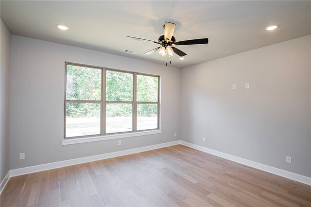 1 Nairn Lane, Bella Vista, AR 72715