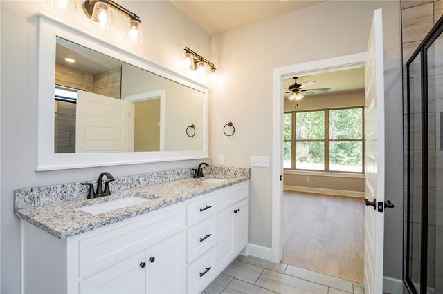 1 Nairn Lane, Bella Vista, AR 72715