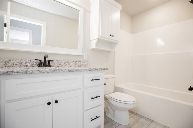 1 Nairn Lane, Bella Vista, AR 72715