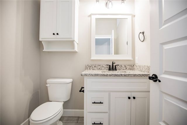 1 Nairn Lane, Bella Vista, AR 72715