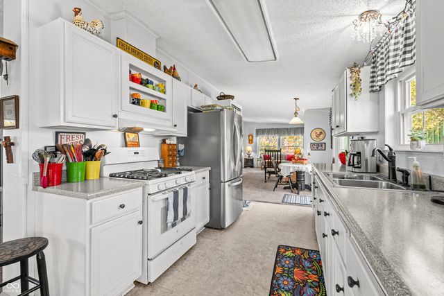 583 Old Moore Lane, Martinsville, IN 46151