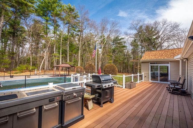 56 Leland Rd, Norfolk, MA 02056