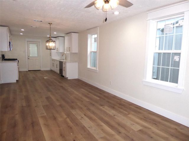 3414 Ursuline, Galveston, TX 77550