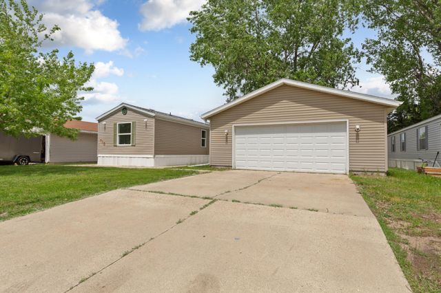718 Rose Drive, Faribault, MN 55021