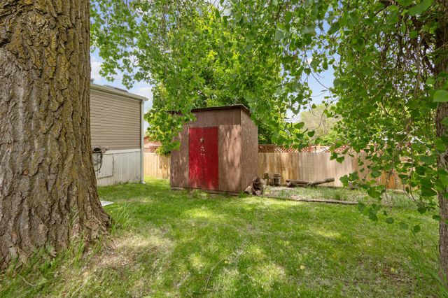 718 Rose Drive, Faribault, MN 55021