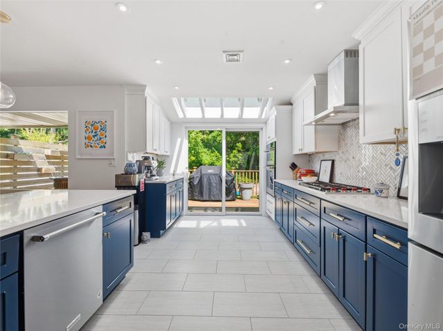 50 Roger Drive, Port Washington, NY 11050