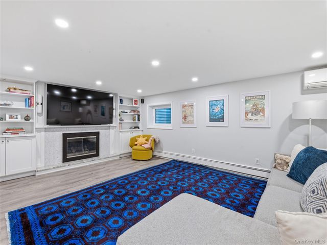 50 Roger Drive, Port Washington, NY 11050