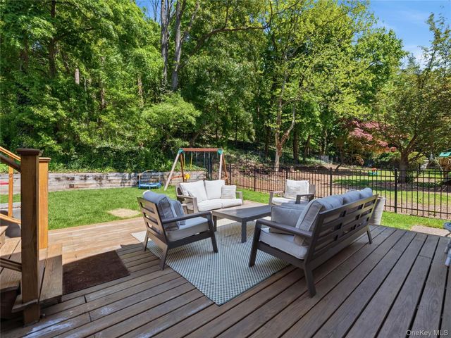 50 Roger Drive, Port Washington, NY 11050