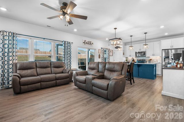 121 Gunwale Street, Statesville, NC 28677