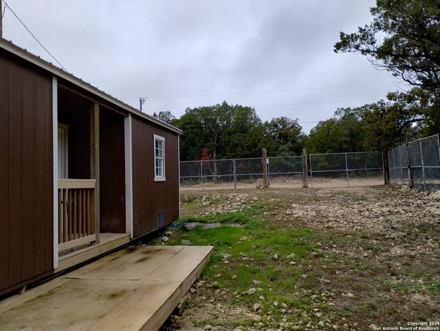 475 Skyline Dr, Bandera, TX 78003