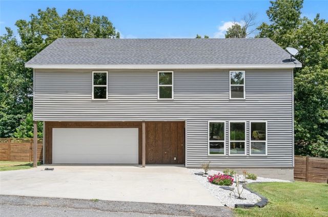17 Rettendon Lane, Bella Vista, AR 72714