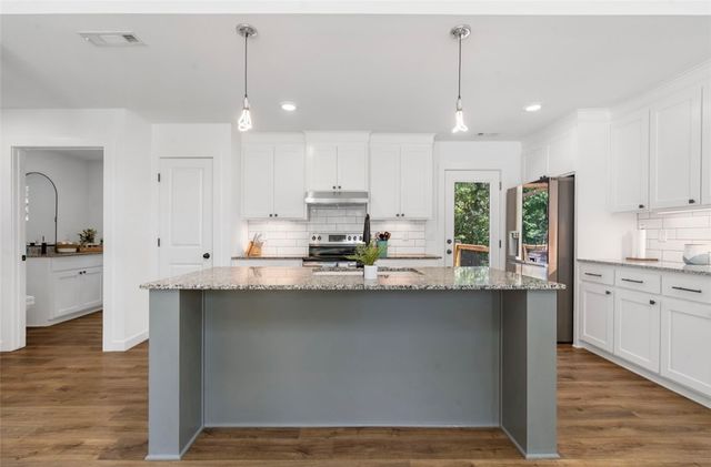 17 Rettendon Lane, Bella Vista, AR 72714