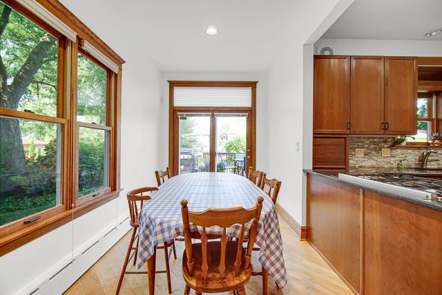 729 N Grove Avenue, Oak Park, IL 60302