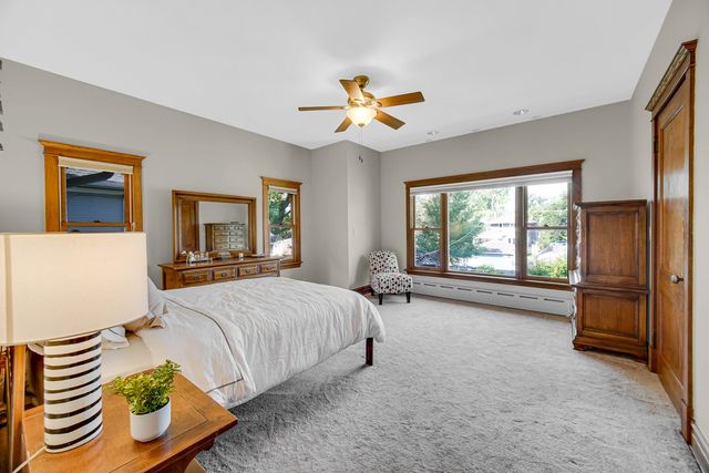 729 N Grove Avenue, Oak Park, IL 60302