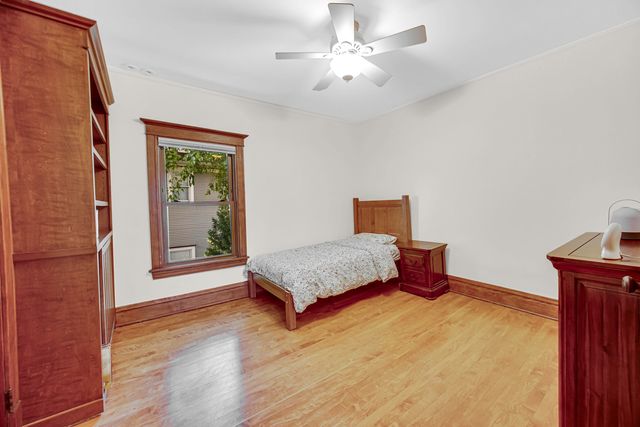 729 N Grove Avenue, Oak Park, IL 60302