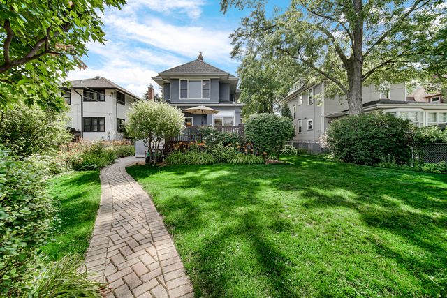 729 N Grove Avenue, Oak Park, IL 60302