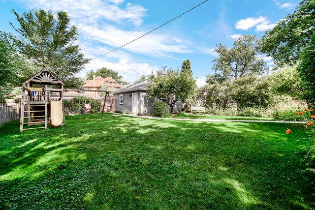 729 N Grove Avenue, Oak Park, IL 60302