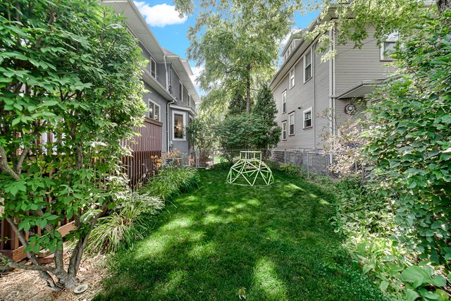 729 N Grove Avenue, Oak Park, IL 60302