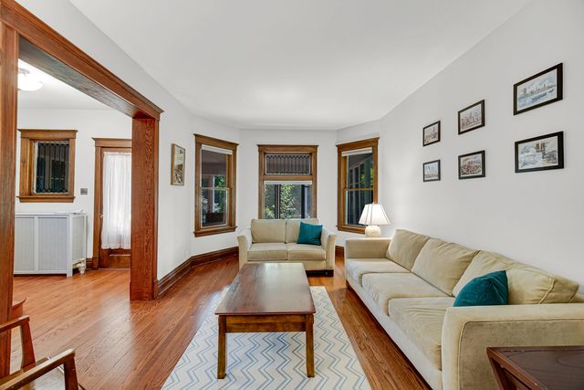729 N Grove Avenue, Oak Park, IL 60302