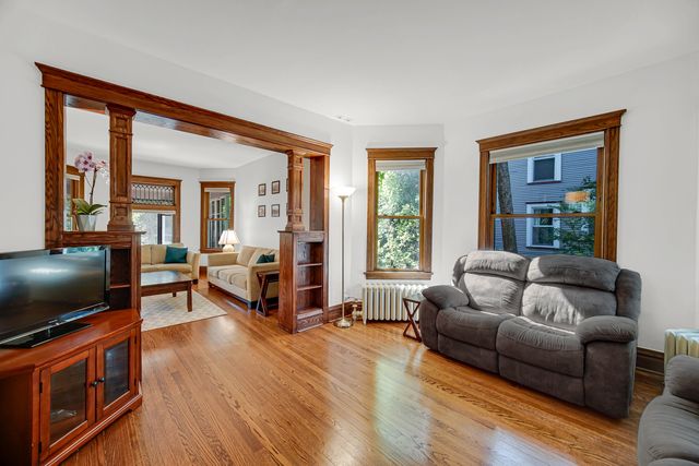 729 N Grove Avenue, Oak Park, IL 60302