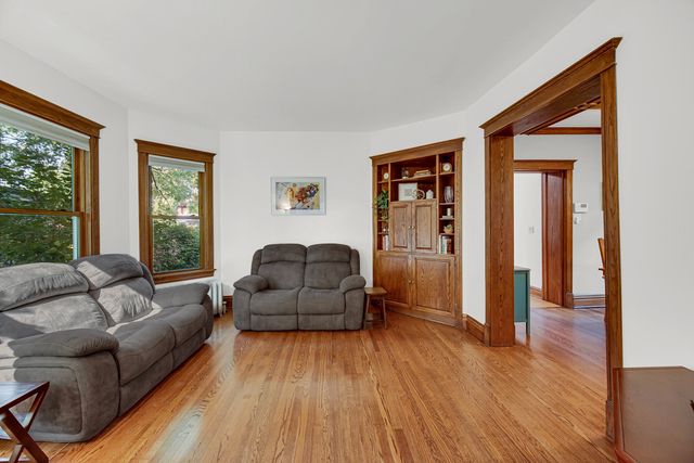 729 N Grove Avenue, Oak Park, IL 60302