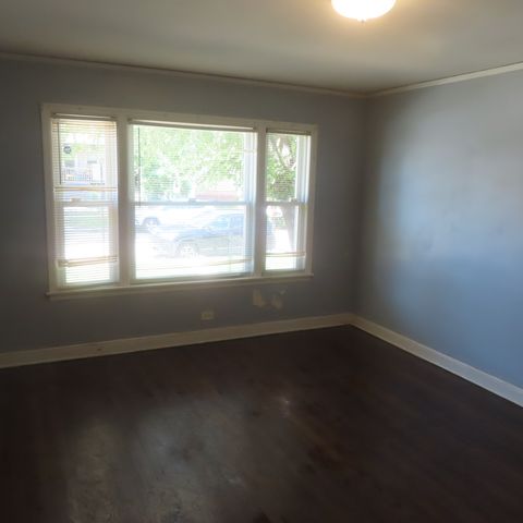 10549 S Indiana Avenue, Chicago, IL 60628