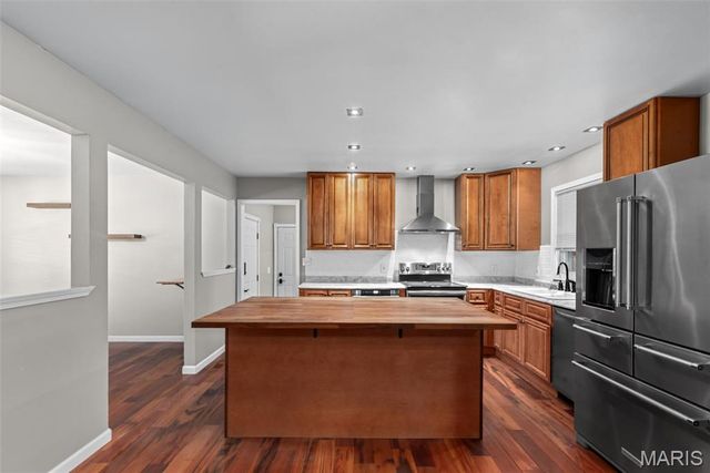 14 Blackstone Court, St Charles, MO 63303