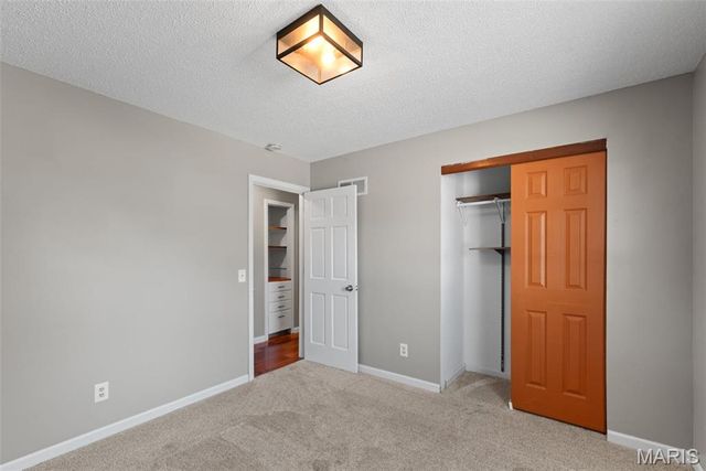 14 Blackstone Court, St Charles, MO 63303