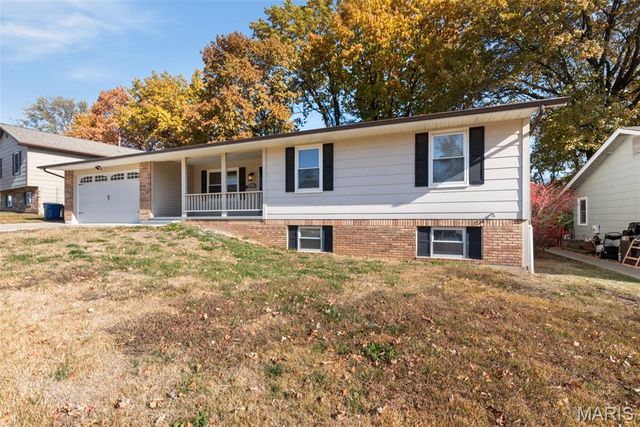 14 Blackstone Court, St Charles, MO 63303