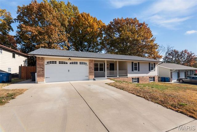 14 Blackstone Court, St Charles, MO 63303