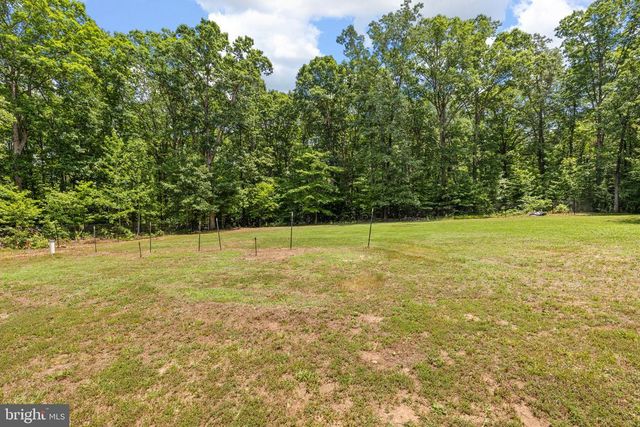 1271 APPLE GROVE RD, Mineral, VA 23117
