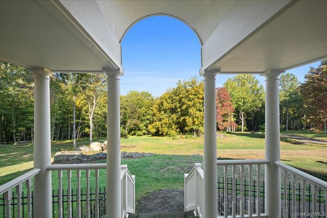 46 Skyhigh Road, Putnam Valley, NY 10579