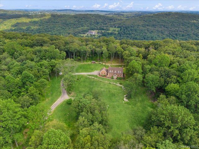 46 Skyhigh Road, Putnam Valley, NY 10579