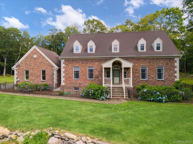 46 Skyhigh Road, Putnam Valley, NY 10579