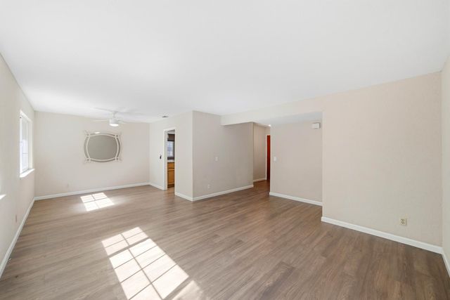 7200 Spicer Dr, Citrus Heights, CA 95621