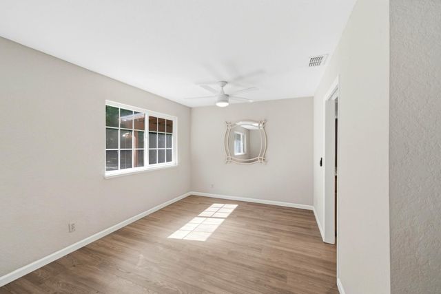 7200 Spicer Dr, Citrus Heights, CA 95621