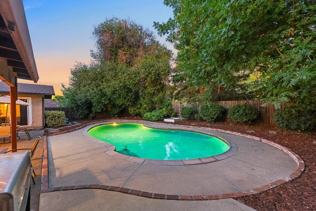 7200 Spicer Dr, Citrus Heights, CA 95621