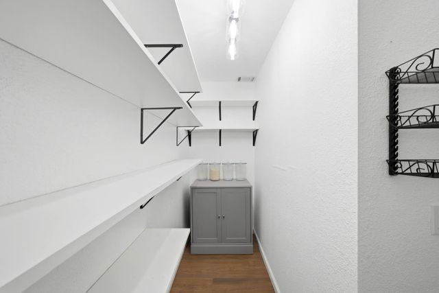 7200 Spicer Dr, Citrus Heights, CA 95621