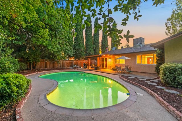 7200 Spicer Dr, Citrus Heights, CA 95621