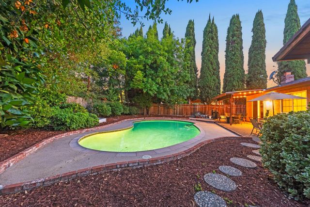 7200 Spicer Dr, Citrus Heights, CA 95621