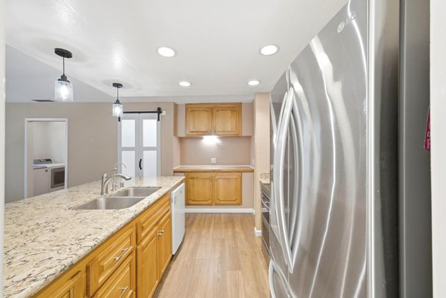 7200 Spicer Dr, Citrus Heights, CA 95621