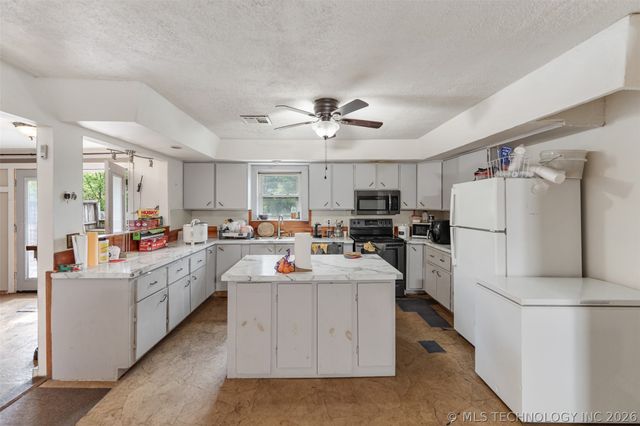 4115 W 380 Road, Adair, OK 74330